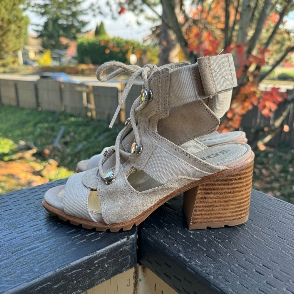 Sorel Women’s Nadia Lace Heeled Sandal in Ancient Fossil Size 7 - Picture 4 of 9